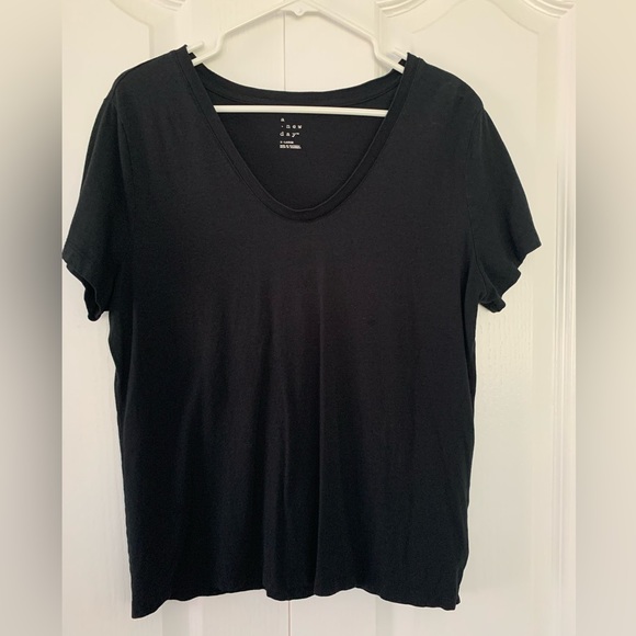 Black Tee - Picture 1 of 2